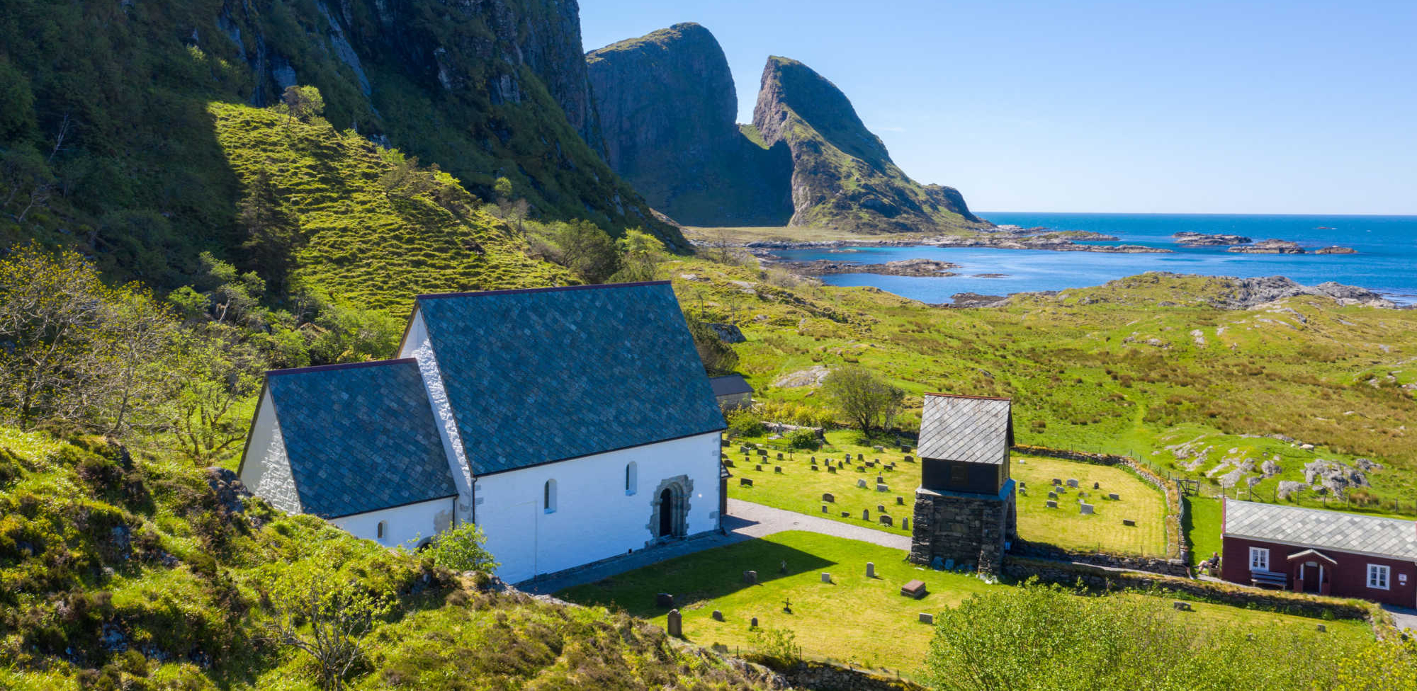 Kinnakyrkja på sagaøya Kinn, Kinn kirke - kinnakyrkja.no